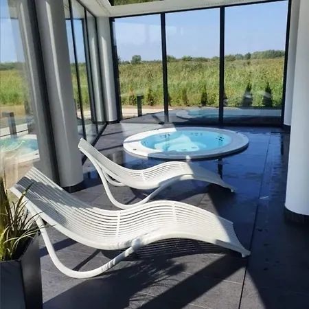 Westin House Black